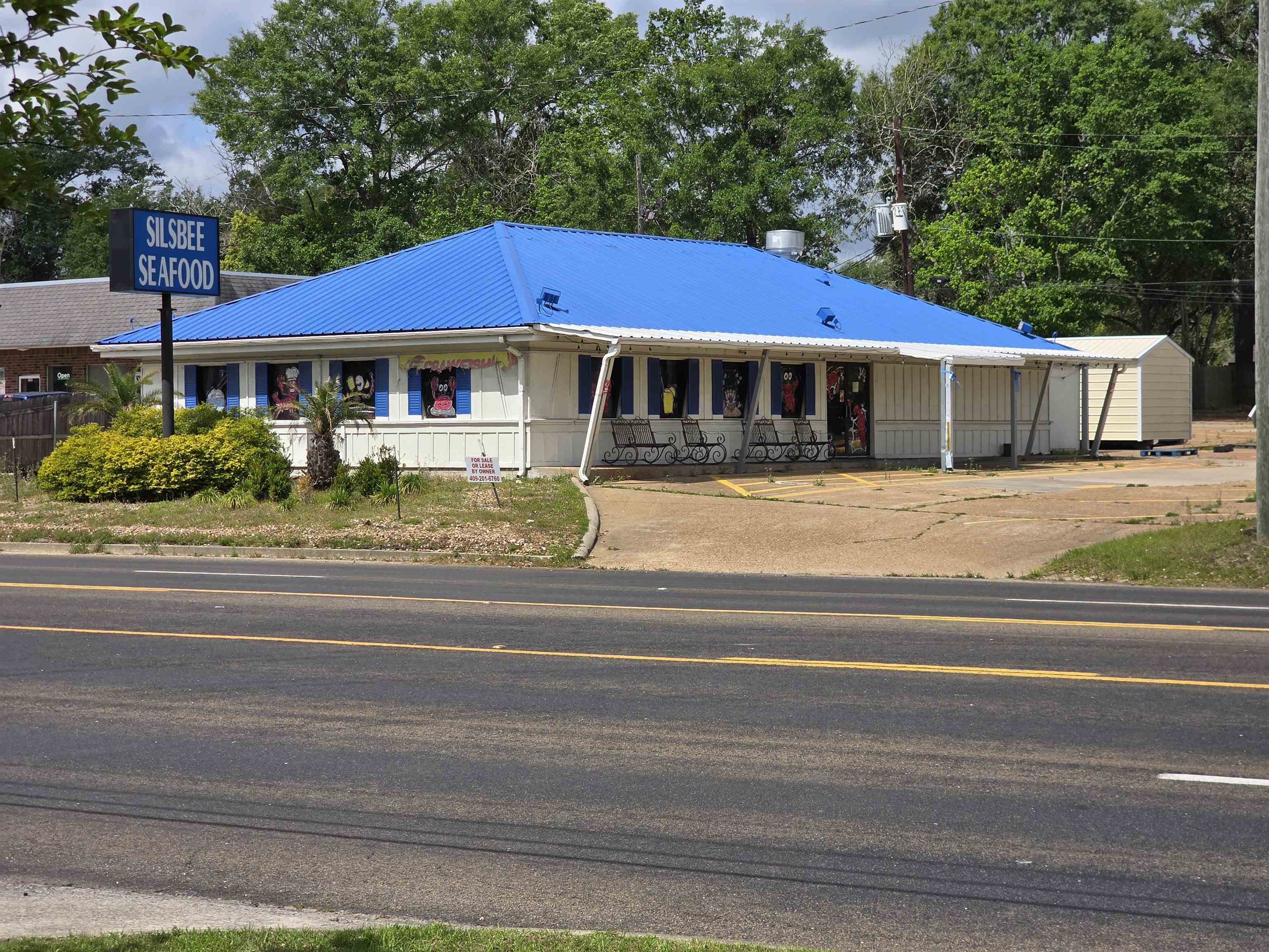 720 S Highway 96 S, Silsbee, TX 77656
