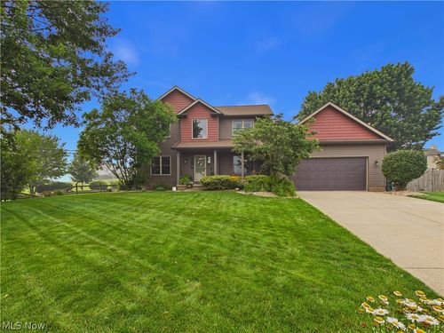 105 Rodeo Cir, Louisville, OH, 44641-7911 | Card Image