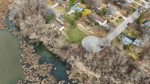 1801 Western Ave N, Roseville, MN, 55113-6950 | Card Image