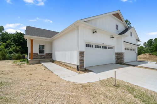 140 Ashley Ct, Brooklyn, MI, 49230-9315 | Card Image