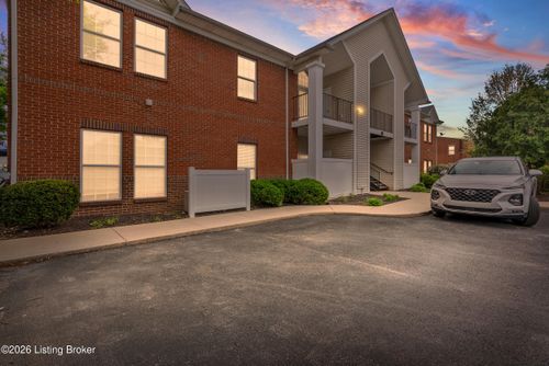 unit-7-1110 Westlynne Pl, Louisville, KY, 40222 | Card Image
