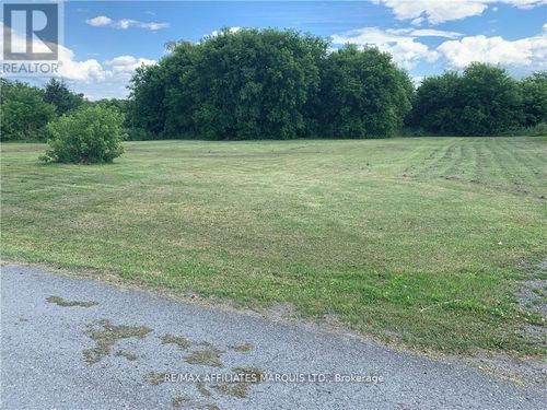 21890 Main St, Glen Robertson, ON, K0B1H0 | Card Image