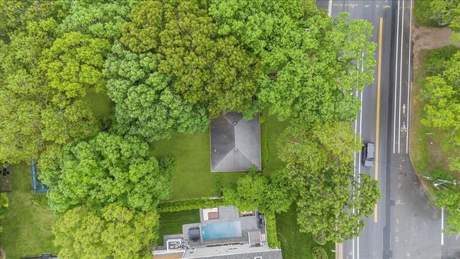 241 Hampton St, House other with 3 bedrooms, 1 bathrooms and null parking in Sag Harbor NY | Image 25