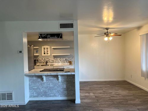 4241 N 68th Dr, Phoenix, AZ, 85033-3208 | Card Image