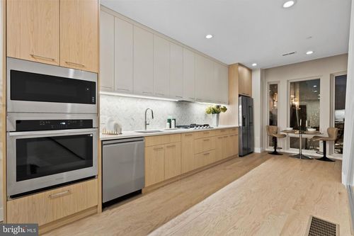 1031 S Fairhill St, PHILADELPHIA, PA, 19147-4007 | Card Image