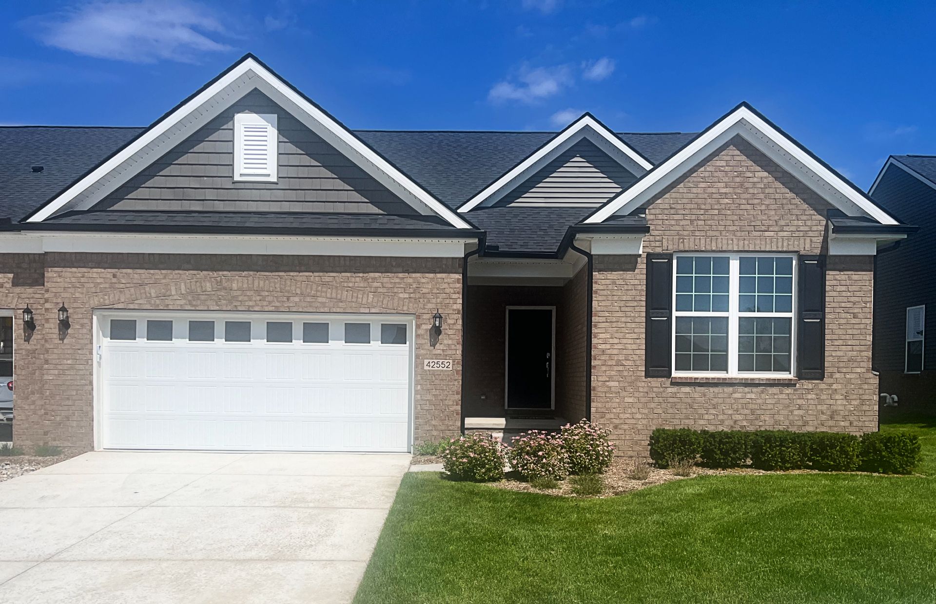 Conifer Ln, Clinton Township, MI 48038