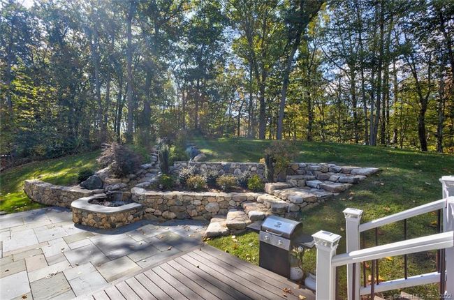 7 Red Oak Ln, House other with 4 bedrooms, 3 bathrooms and null parking in Norwalk CT | Image 32