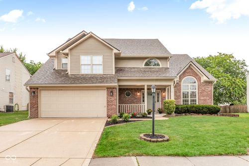 695 Stone Ln, Avon, IN, 46123-7532 | Card Image