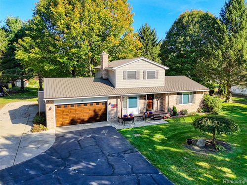 81 Groveland Dr, Howell, MI, 48843-9622 | Card Image