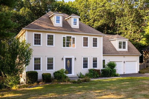 131 Bella Vista Ln, Manchester, CT, 06040-9303 | Card Image