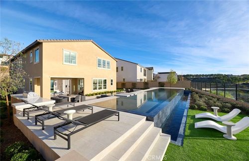 21162 W Poema Pl, Chatsworth, CA, 91311-1373 | Card Image