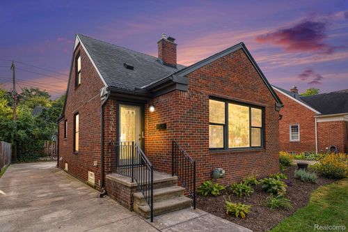 26394 Humber St, Huntington Woods, MI, 48070-1222 | Card Image