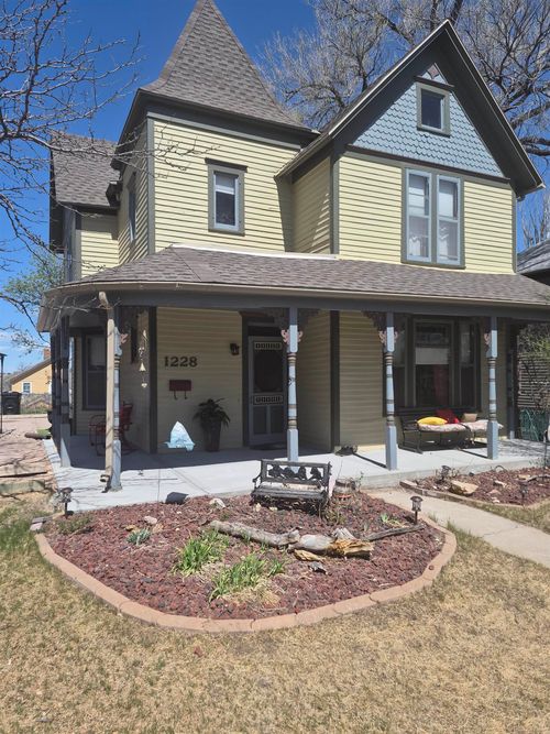 1228 Quincy St, Rapid City, SD, 57701-2622 | Card Image