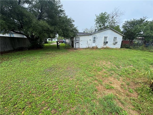 120 Orange St, House other with 3 bedrooms, 2 bathrooms and null parking in Mathis TX | Image 16
