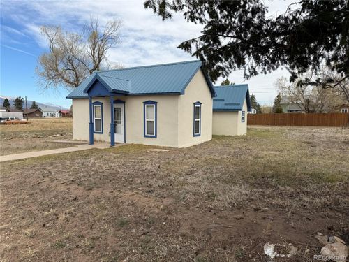621 Broadway, Silver Cliff, CO, 81252-9698 | Card Image