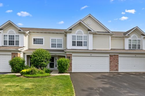 905 Huntington Dr, Elk Grove Village, IL, 60007-7233 | Card Image