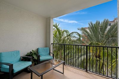 3605 - 17125 N Bay Rd, Condo with 3 bedrooms, 2 bathrooms and null parking in Sunny Isles Beach FL | Image 2