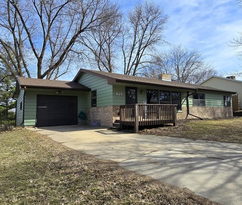 629 Olson Ave, Windom, MN, 56101-1617 | Card Image