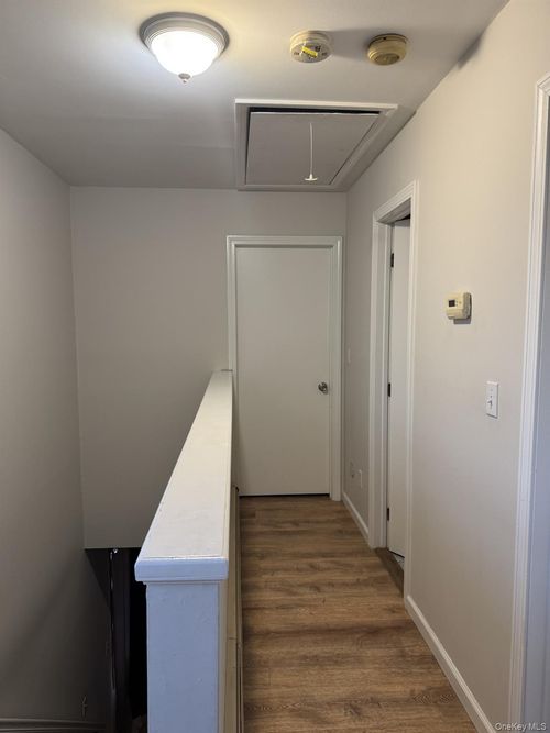 210 Chestnut St, Port Chester, NY, 10573-3123 | Card Image