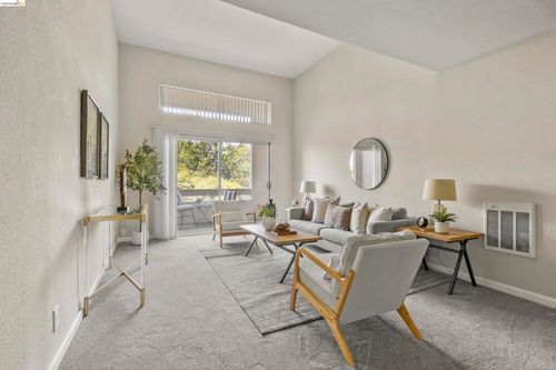 307-466 Crescent St, Oakland, CA, 94610-2645 | Card Image
