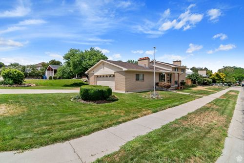 2532 Sundown Ave, Cottonwood Heights, UT, 84121-3207 | Card Image
