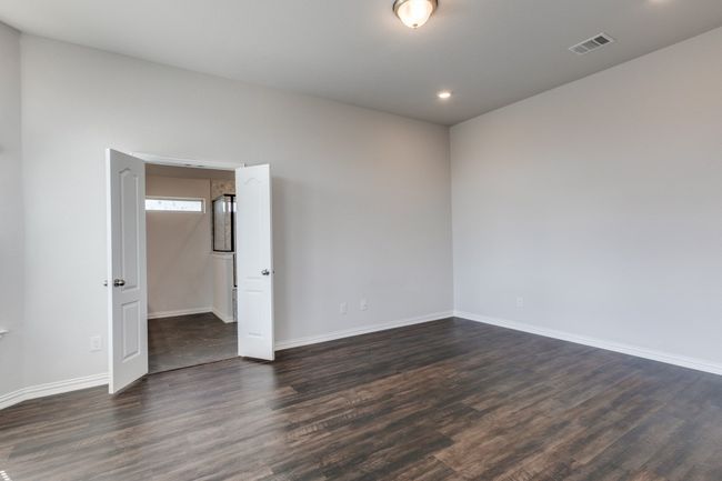 509 Oleander Loop, House other with 4 bedrooms, 3 bathrooms and 4 parking in Buda TX | Image 17