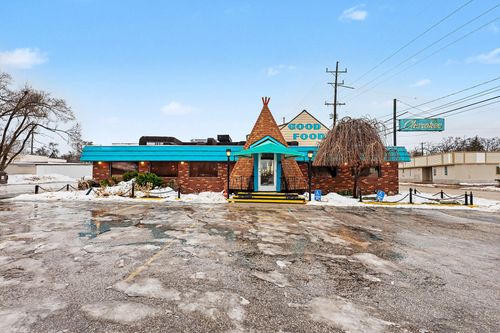 1971 W Sherman Blvd, Norton Shores, MI, 49441-3430 | Card Image