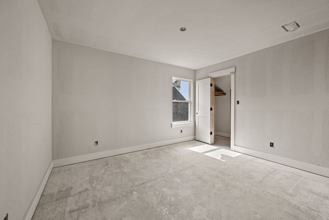 207 W 7 Th St, House other with 4 bedrooms, 3 bathrooms and null parking in Justin TX | Image 12