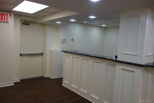 ll1-64-33 98th St, Rego Park, NY, 11374 | Card Image