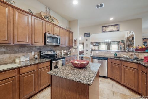 3157 Birch Bnd, New Braunfels, TX, 78130-6838 | Card Image