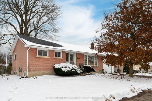 283 Camden Rd, Napanee, ON, K7R1E7 | Card Image