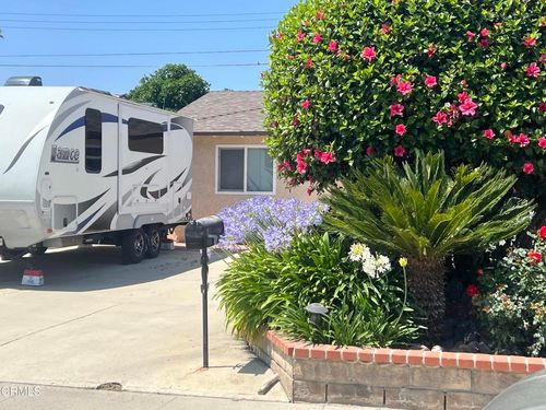 285 2nd St, Moorpark, CA, 93021-1944 | Card Image