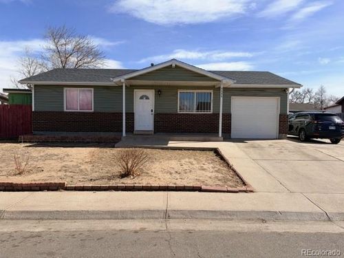 5320 Worchester St, Denver, CO, 80239-4002 | Card Image