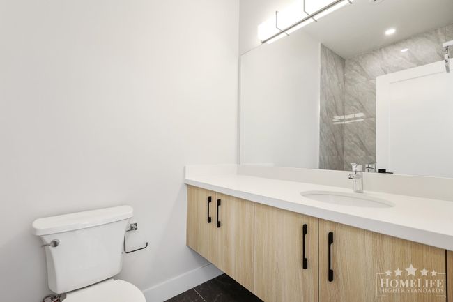 207 - 14858 60 Avenue, Condo with 2 bedrooms, 2 bathrooms and 1 parking in Surrey BC | Image 8