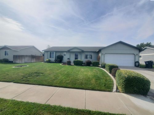 5006 Sinai Dr, Pasco, WA, 99301-8120 | Card Image