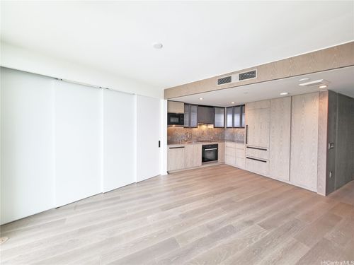 2003-1000 Auahi St, Honolulu, HI, 96814-4105 | Card Image
