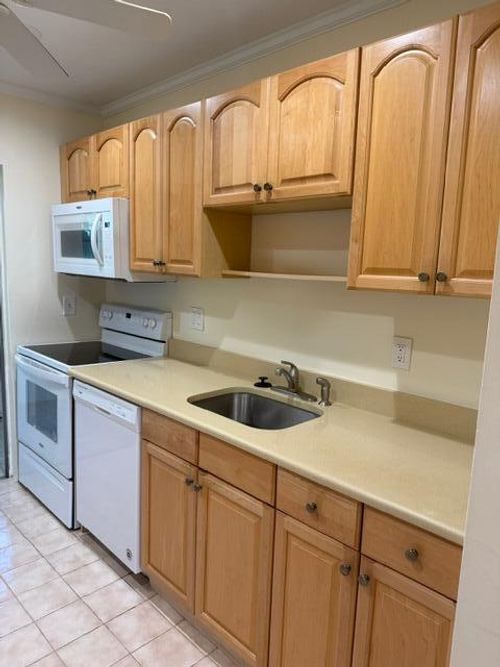 apt-204-20 Abbey Ln, Delray Beach, FL, 33446-1742 | Card Image