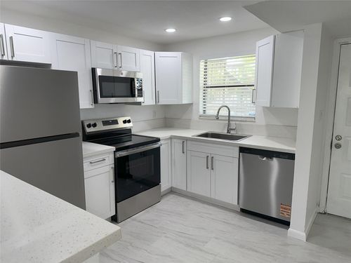 apt-107-6061 Shakerwood Cir, Tamarac, FL, 33319-2365 | Card Image