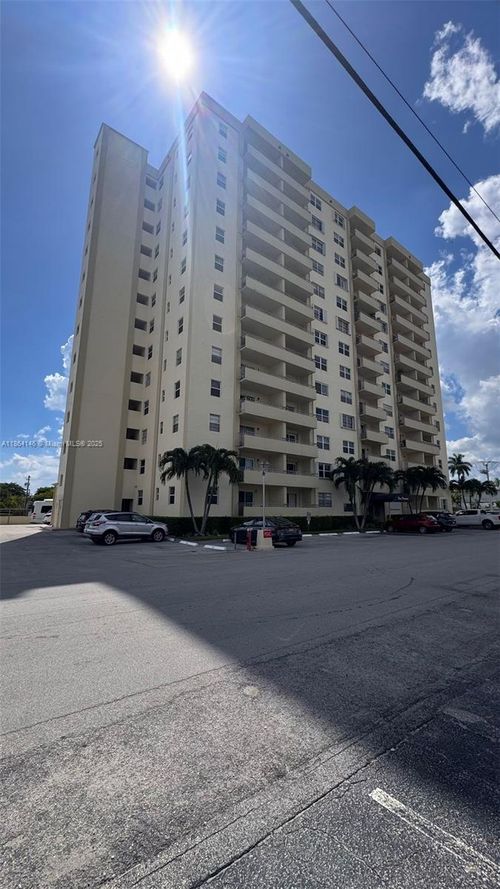 apt-404-900 Ne 18th Ave, Fort Lauderdale, FL, 33304-3051 | Card Image
