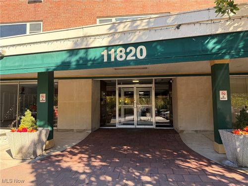 apt-421-11820 Edgewater Dr, Lakewood, OH, 44107-1793 | Card Image