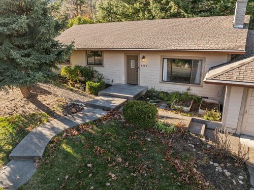 1430 Green Meadows Way, Ashland, OR, 97520-3687 | Card Image