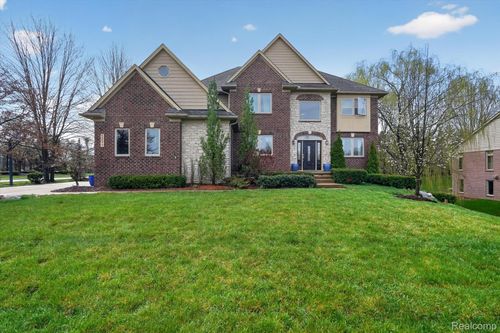 48877 Wildwood Ct, Plymouth, MI, 48170-7701 | Card Image