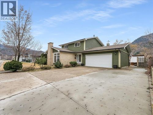 3866 Carnation Dr, Trail, BC, V1R2W9 | Card Image