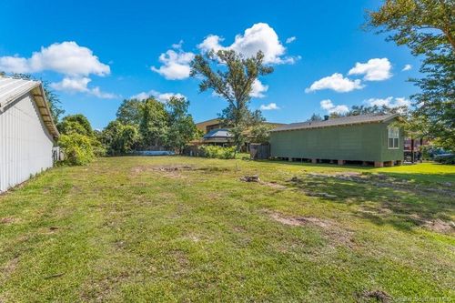 1023 17th St, Lake Charles, LA, 70601-7529 | Card Image