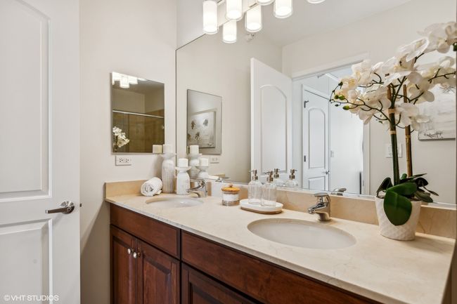 Primary bath | Image 17