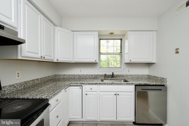 7688 Wolford Way, Townhouse with 3 bedrooms, 4 bathrooms and null parking in LORTON VA | Image 16