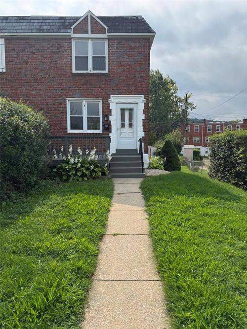 824 Benton Street, Allentown City, PA, 18103 | Card Image