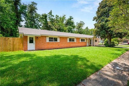 5804 Habeeb Dr, Alexandria, LA, 71303-2111 | Card Image