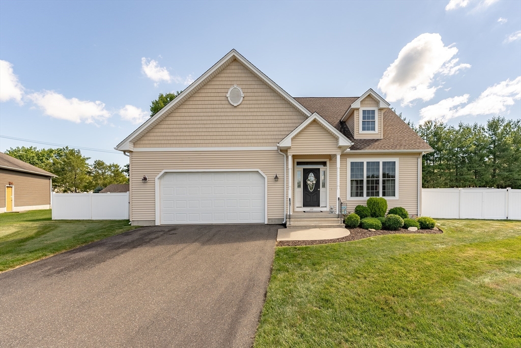Caddyshack Dr, Chicopee, MA 01020