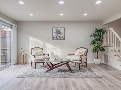 unit-4-12302 Runnymede St, North Hollywood, CA, 91605-3604 | Card Image